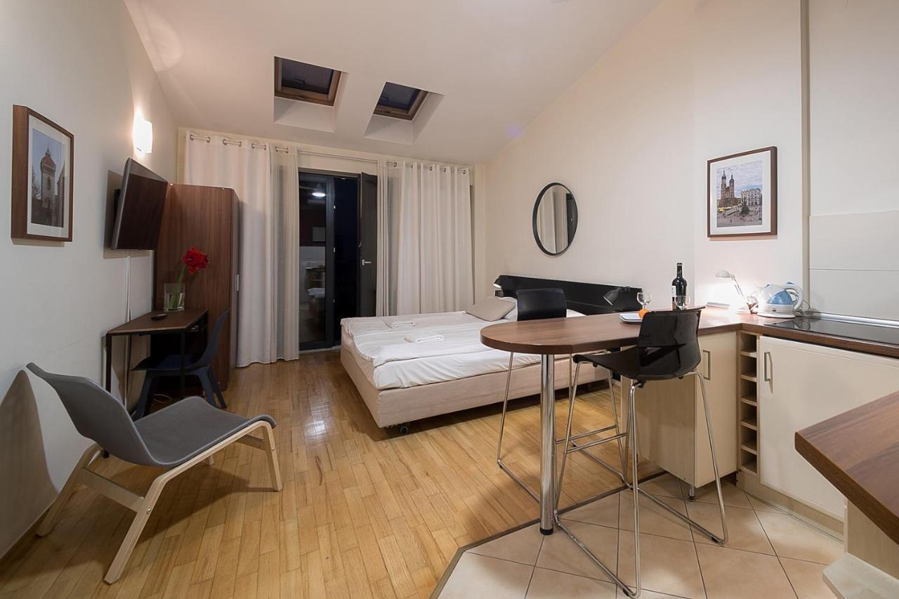Main Square Studio With Terrace & Air Condition Красков Екстериор снимка