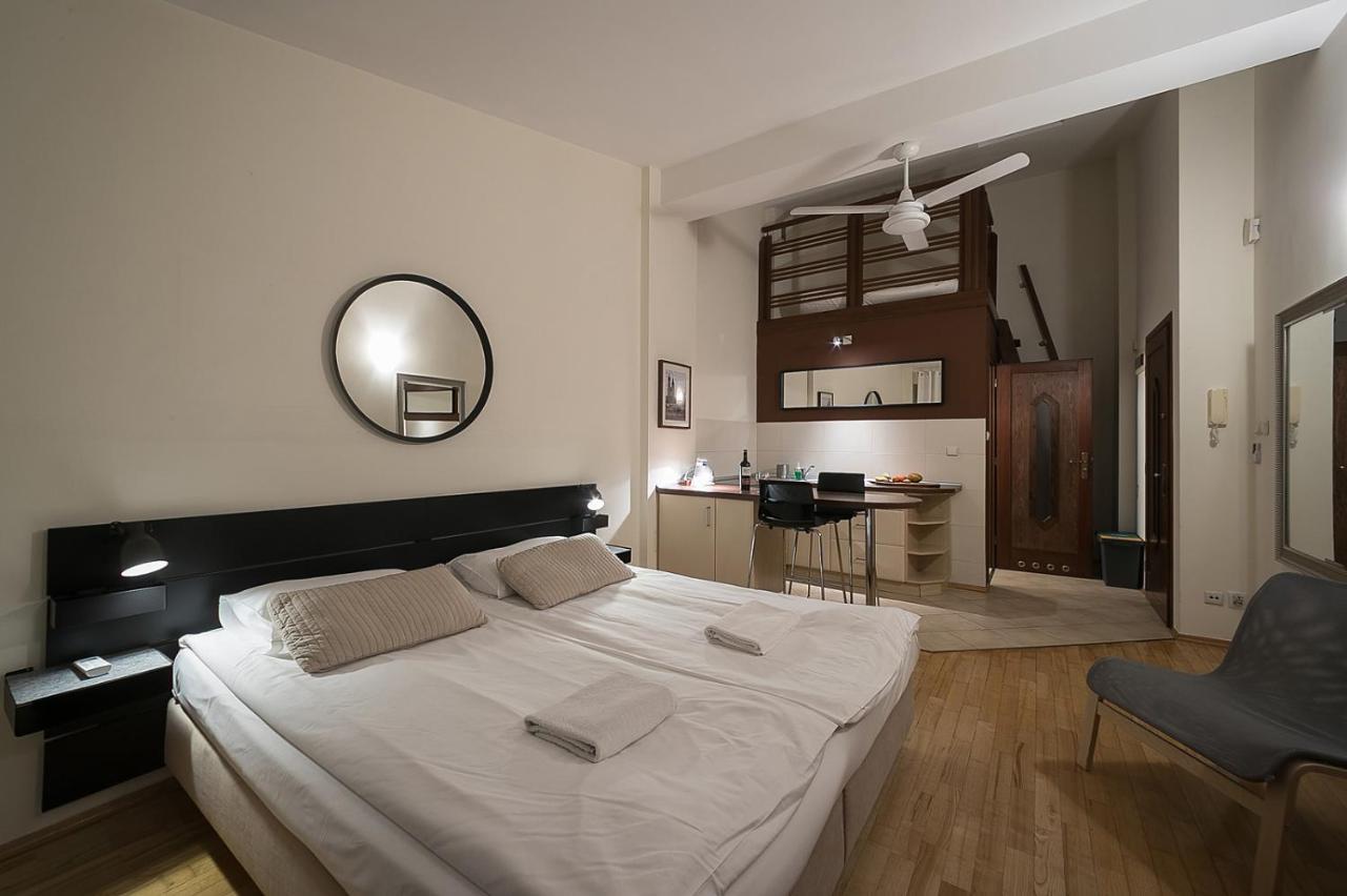 Main Square Studio With Terrace & Air Condition Красков Екстериор снимка